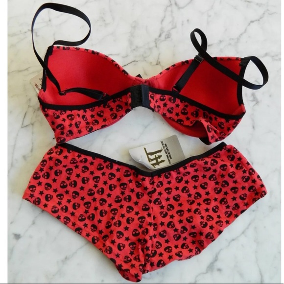 NWT Hot Topic Bra Panty Set Stars Skulls Small 34B - Picture 3 of 5